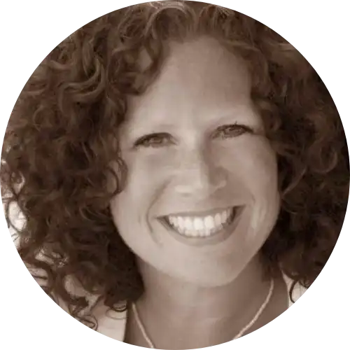 Headshot of Lisa McIntyre.